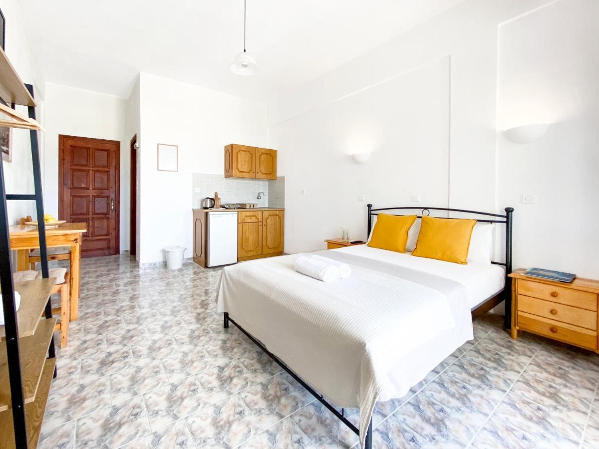 Almyra Villa Perissa  Exterior photo