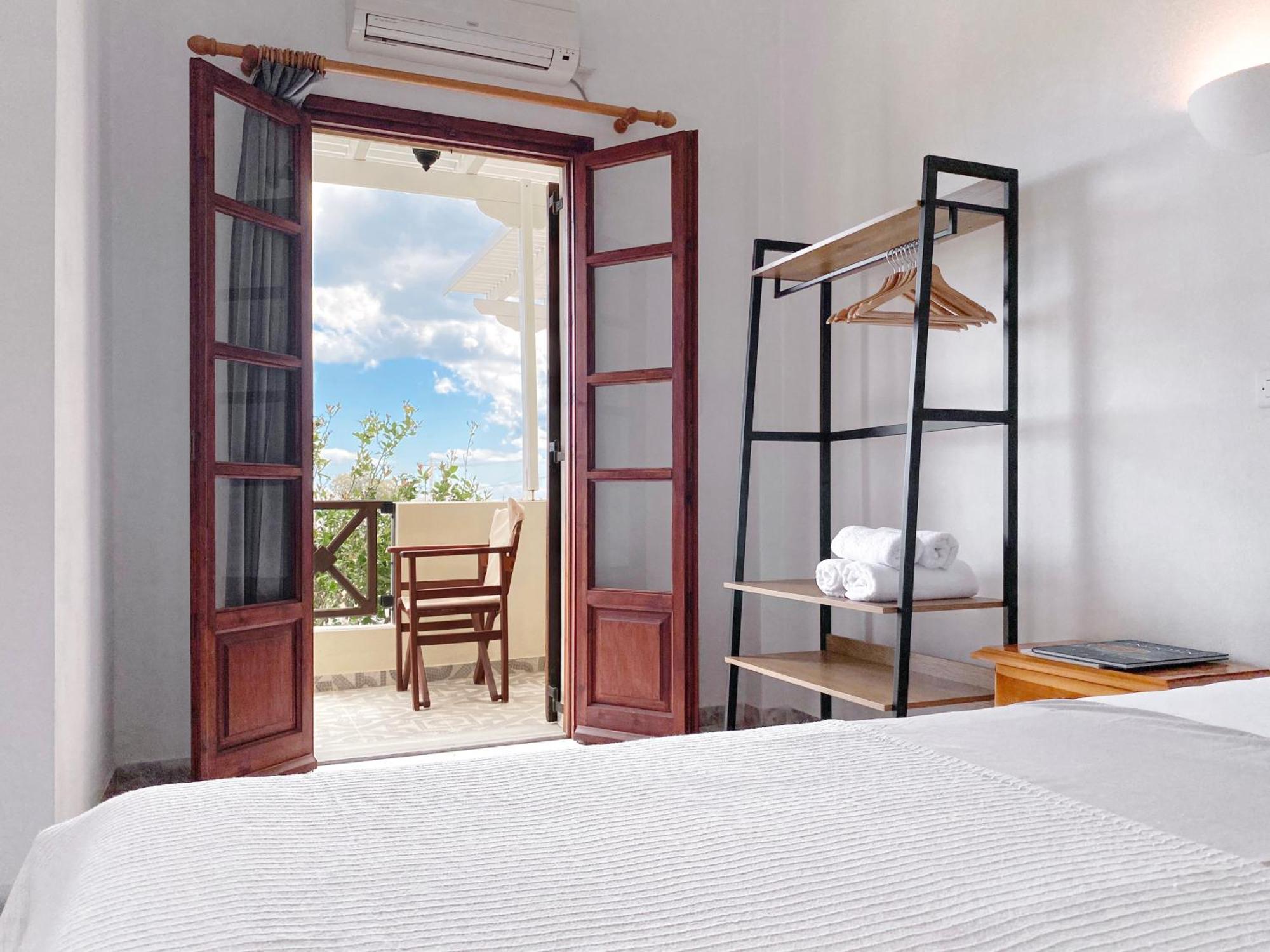 Almyra Villa Perissa  Room photo