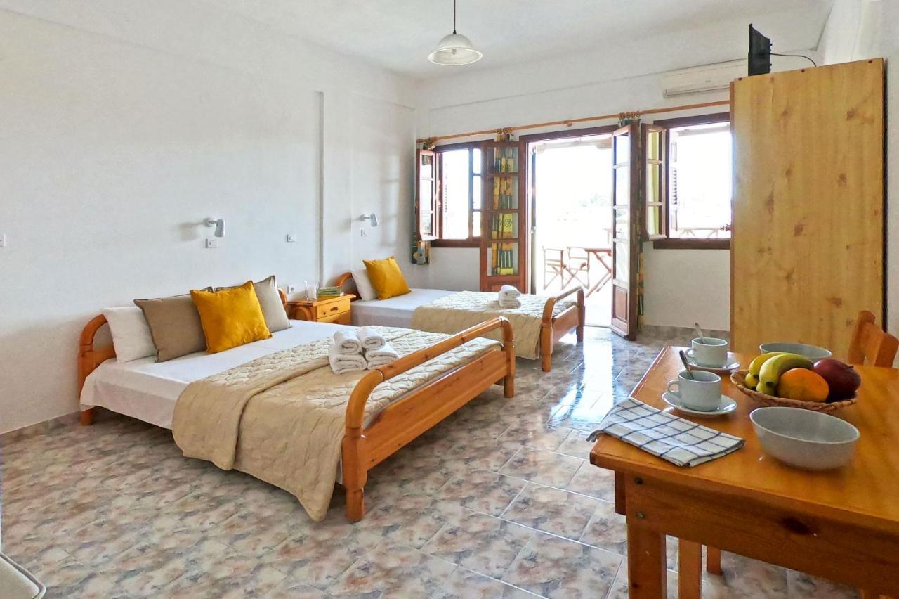 Almyra Villa Perissa  Exterior photo
